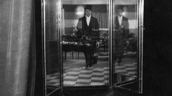 glace à trois faces - E